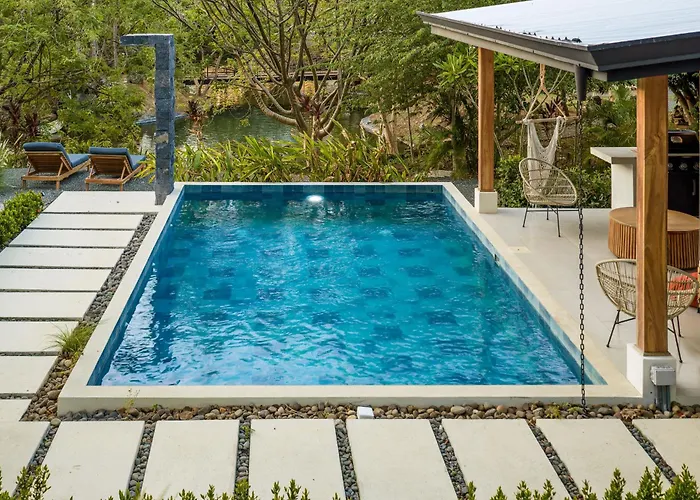 Compound W/ Pools & Stunning Views