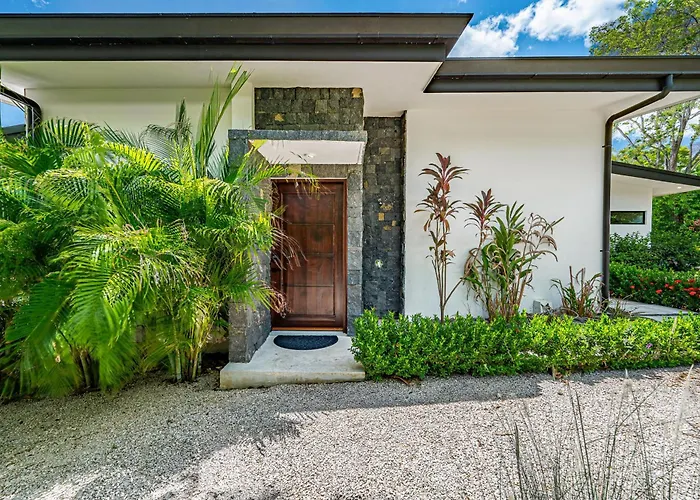 Compound W/ Pools & Stunning Views *